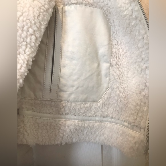 NWT Guess jacket - Picture 3 of 6